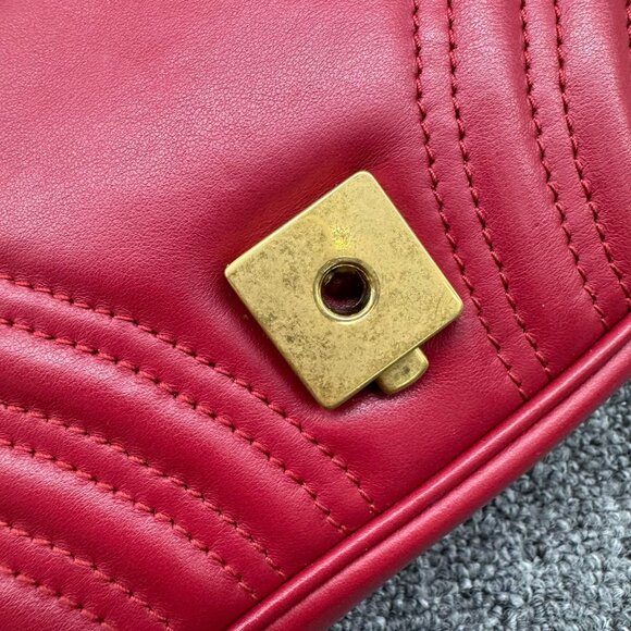 Gucci Red Quilted Leather GG Marmont Matelasse Mini Bag 799-071125 - Picture 13 of 16